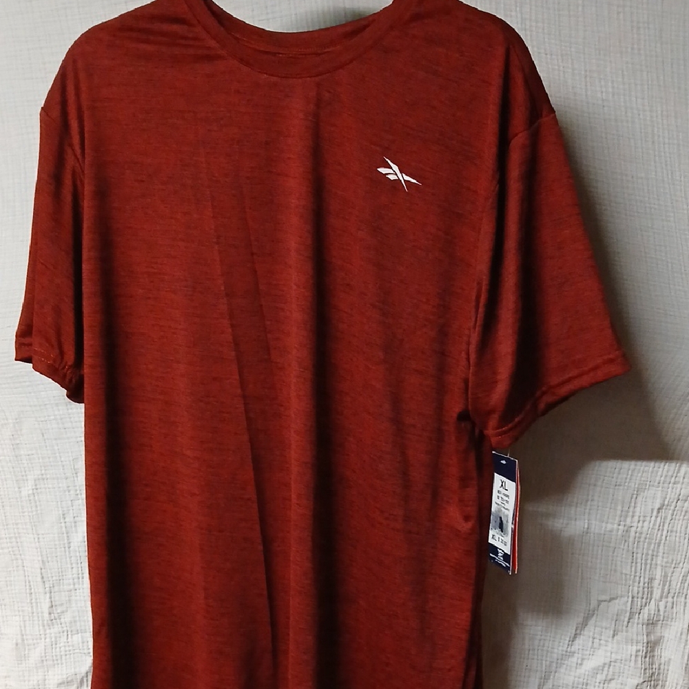 Reebok Men's Red T-Shirt